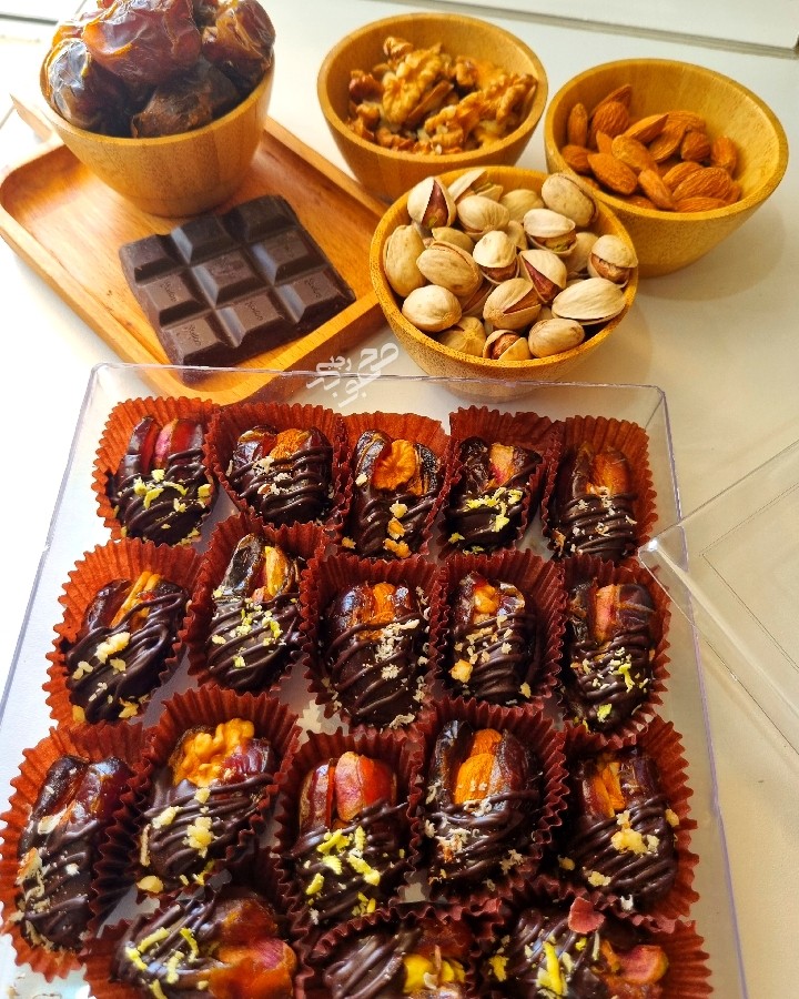 خرما مغزدار شکلاتی