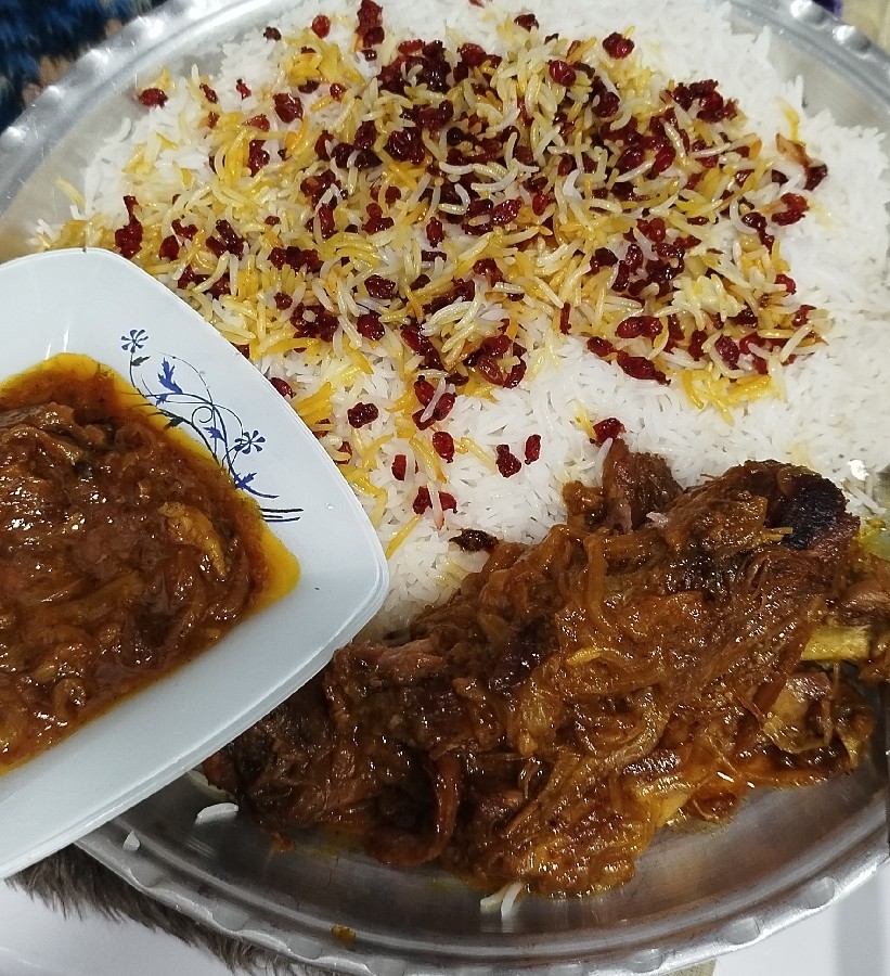 خدایا! تو را شکرگزارم
به خاطر شب‌ هایی که تبدیل به صبح شدند
دوستانی که مبدل به خویشاوند شدند