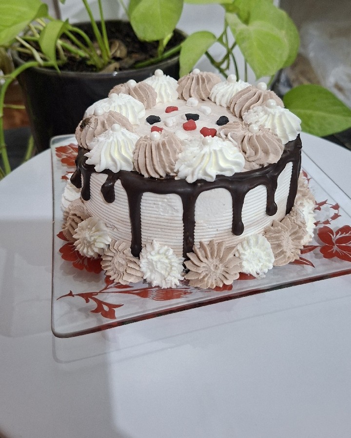 کیک کلاسیک خانم یاری 