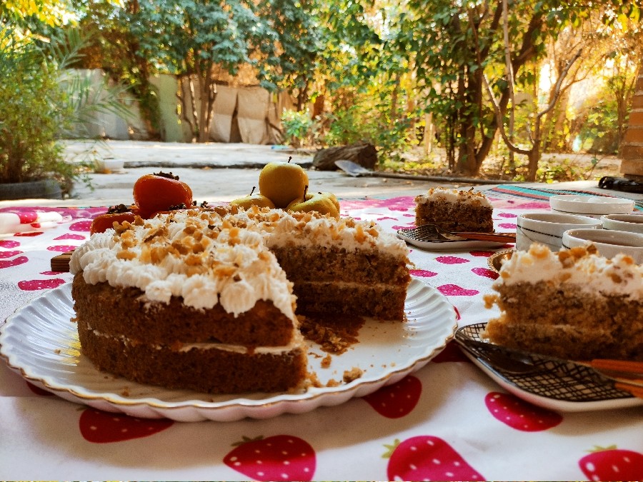 کیک هویج و گردو