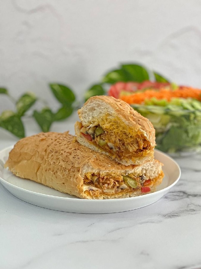 ساندویچ مرغ پنیری