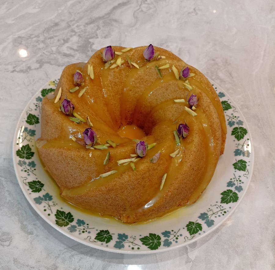 کیک گلاب و زعفران 