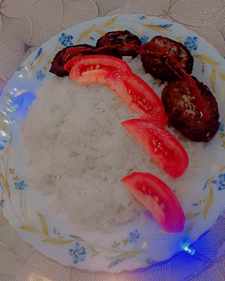 همبرگرد مرغ با همرهی رفیقوکم صفیه