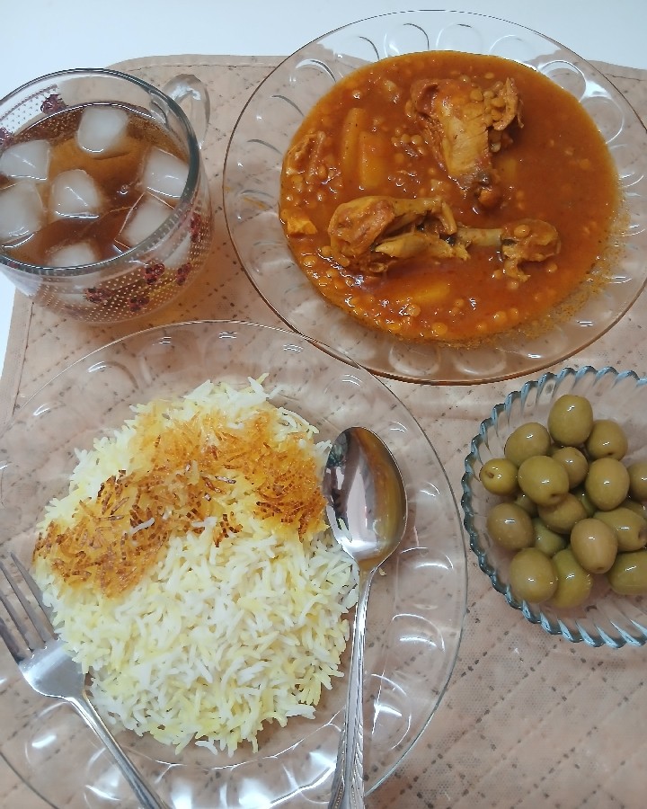 قیمه مرغ با برنج زعفرونی
