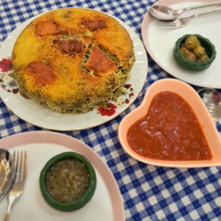 باقالی پلو با ته چین مرغ و سیبزمینی