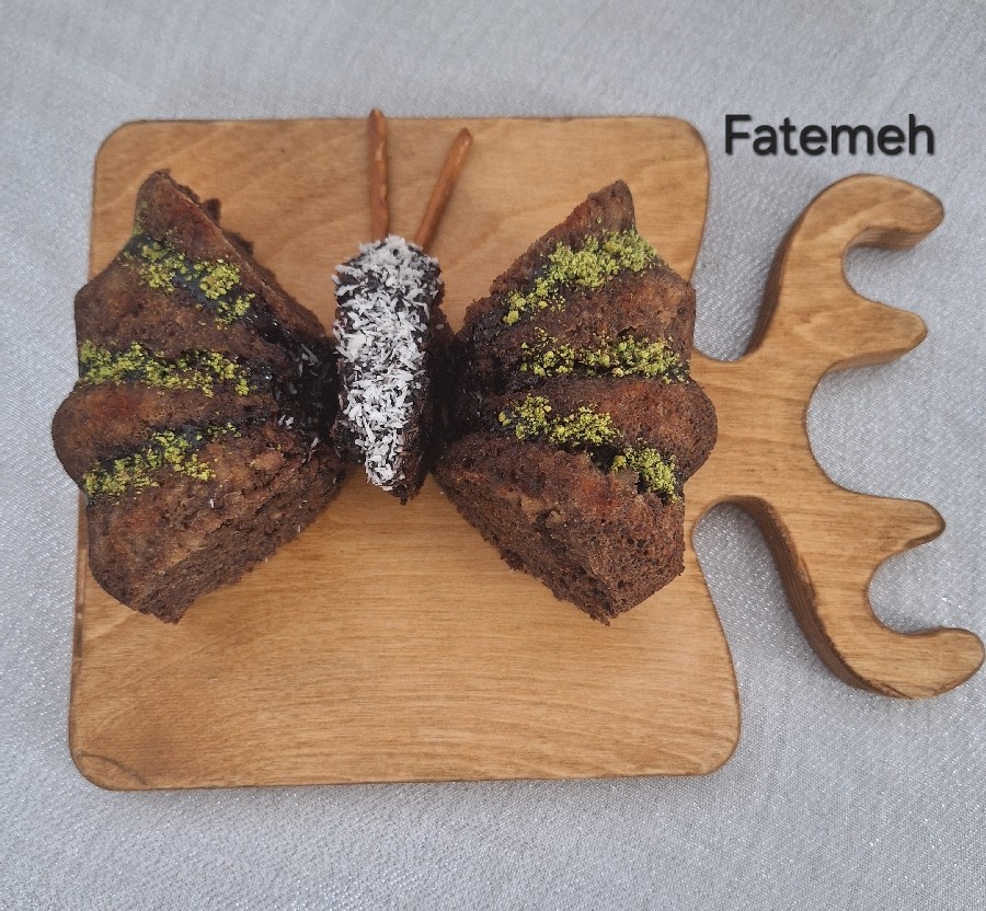 
" کیک موز شکلات "