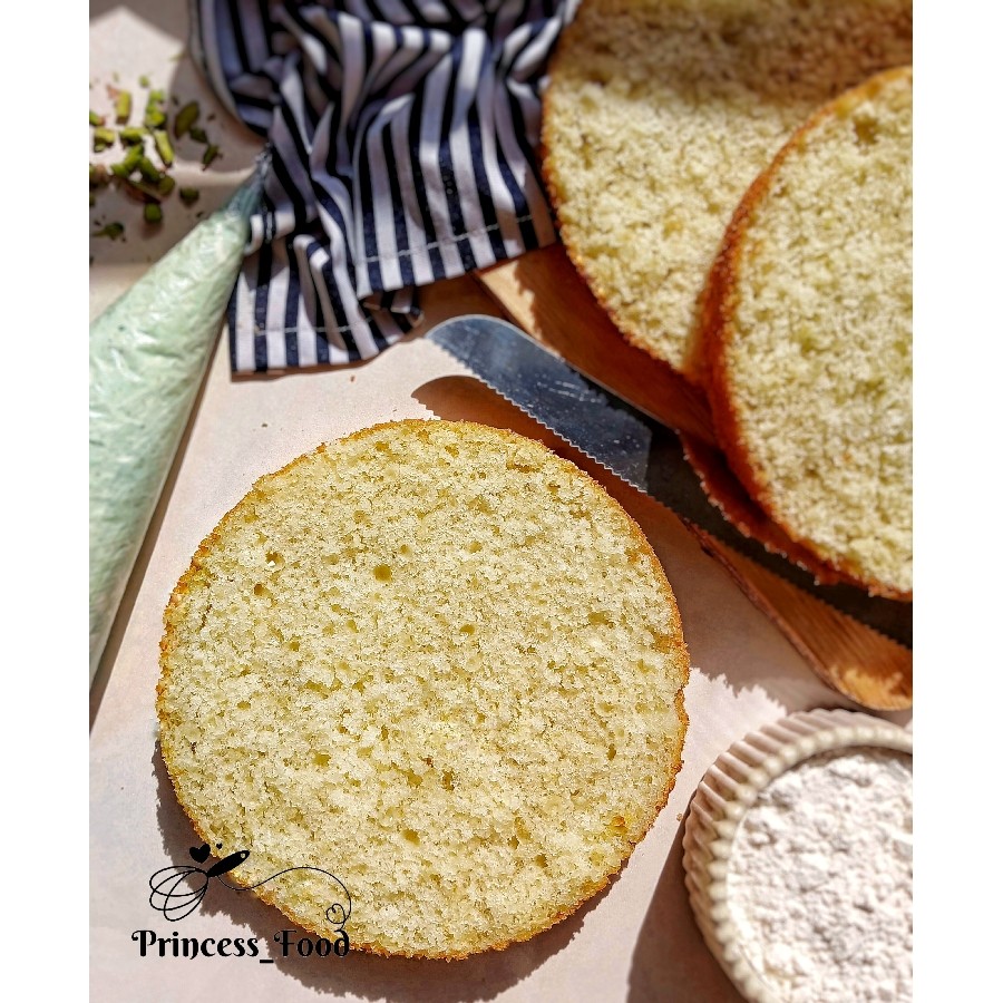 عکس کیک وانیلی پایه