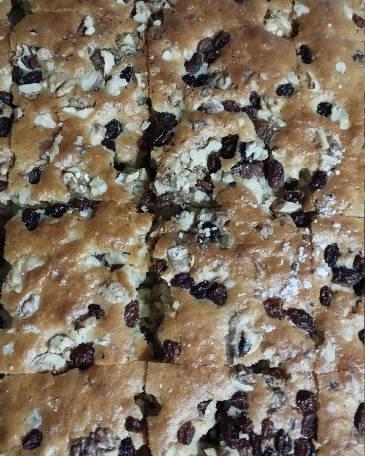 کیک  کشمشی وگردویی