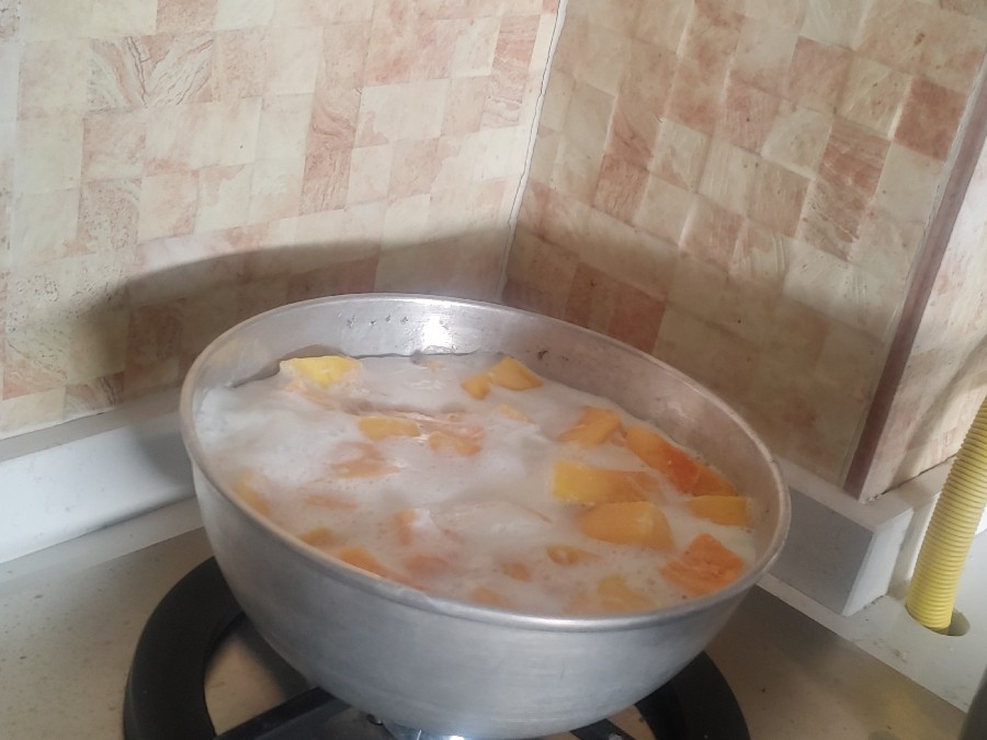 عکس مرحله 1 تهیه نان کدوحلوایی با چونه نانوایی