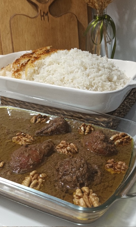 خورشت فسنجون 
حتما ورق بزن عزیزدلم 
