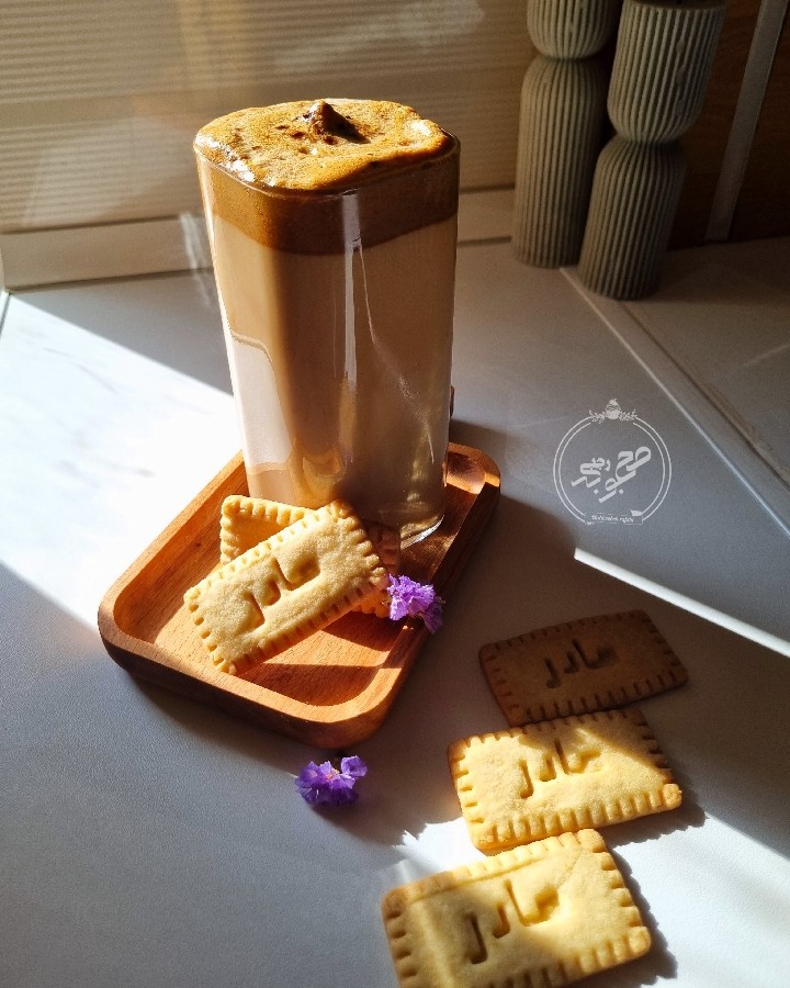 عکس بیسکویت مادر و قهوه دالگونا بدون شکر و فرنچ پرس