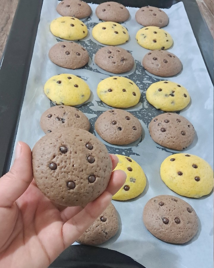 کوکی شکلاتی و زعفرانی