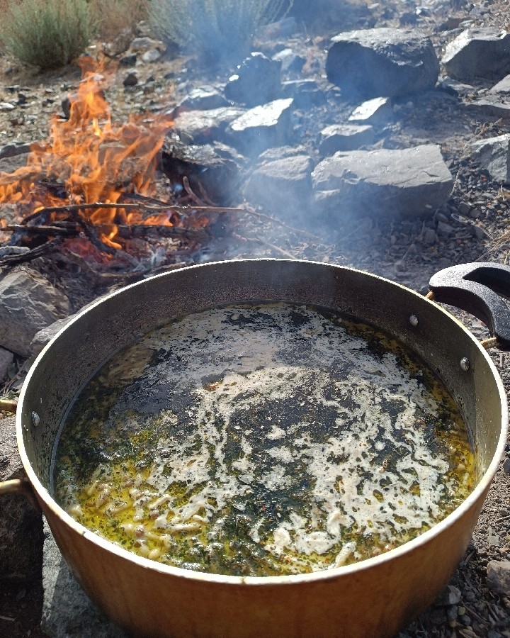 آش رشته و نون روغن جوشی