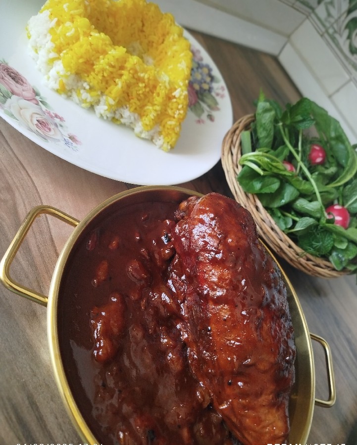 سینه مرغ شکم پر