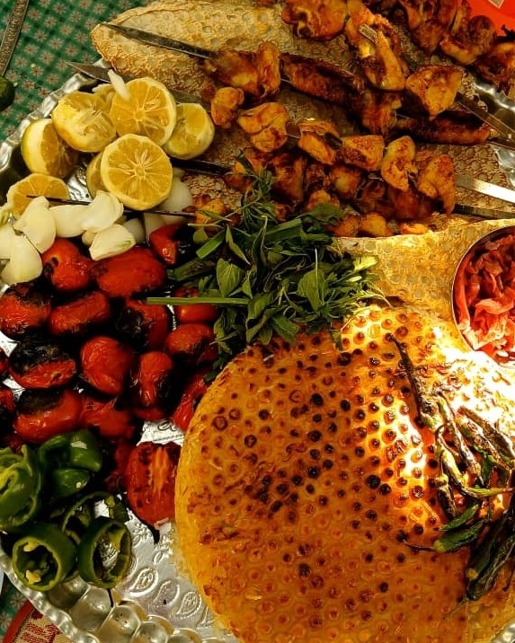 ناهار دور همی