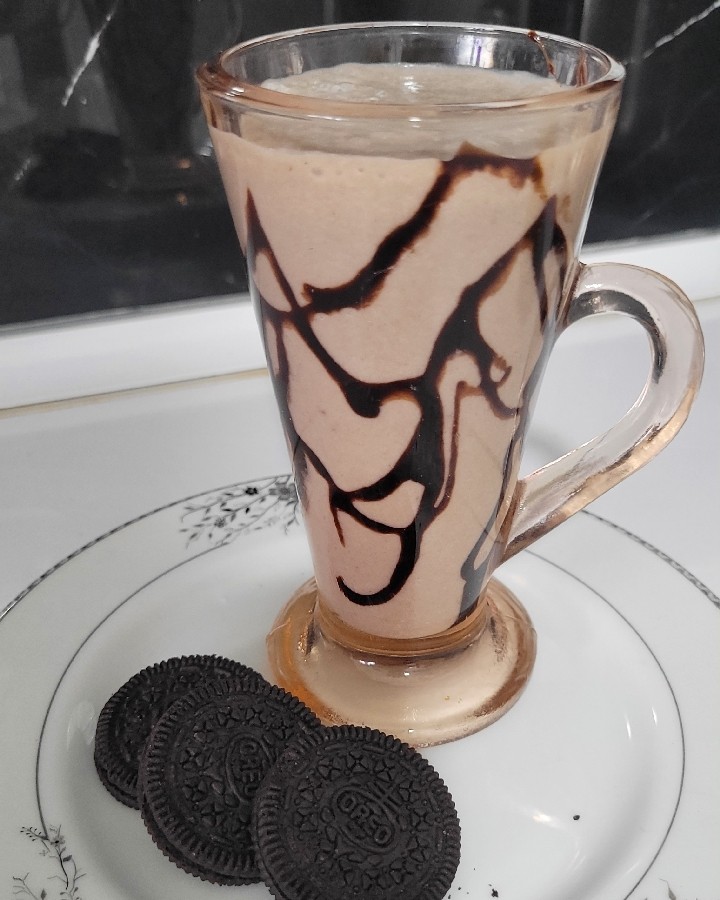 شیر موز با کلوچه اوریو 