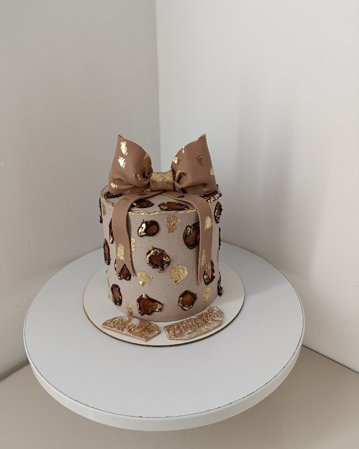 کیک خامه ای ترندپلنگی به وزن۱/۱۸۰