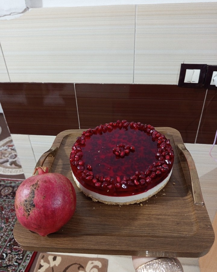 چیز کیک انار برای فستیوال انار در مدرسه دخترم