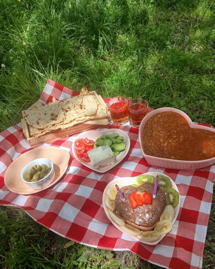 صبحانه تو دل طبیعت