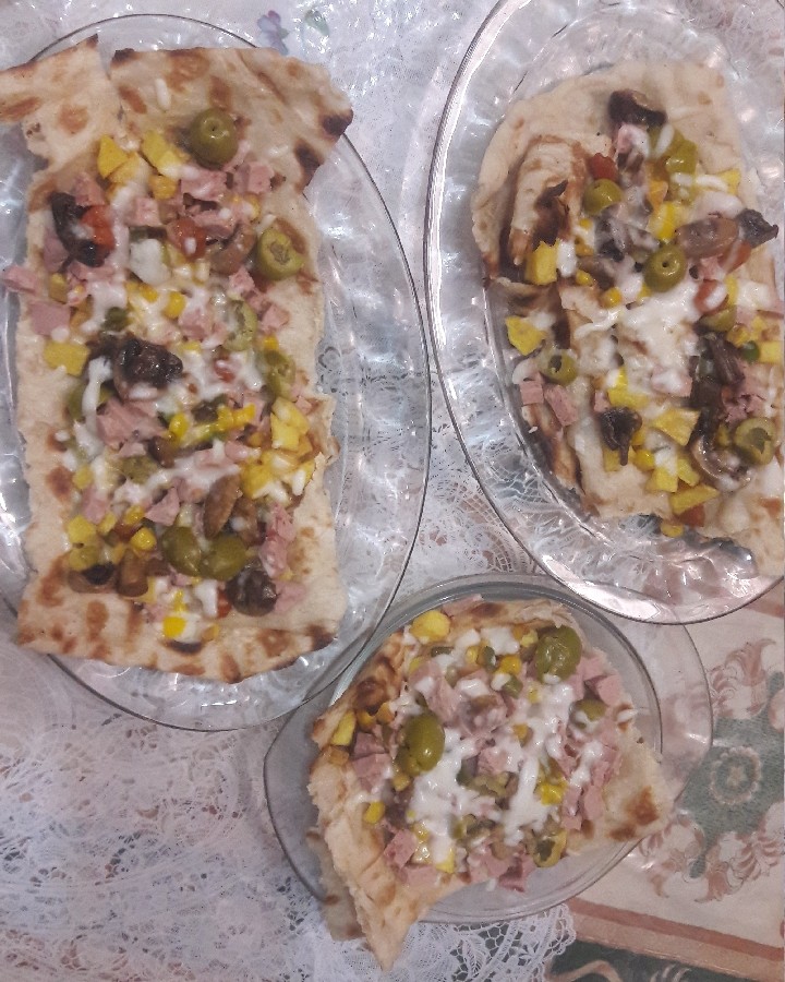 پیتزا نونی.آب پرتقال.همبرگر