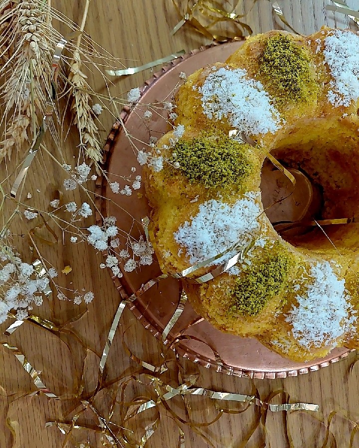 کیک هل و گلاب زعفرانی