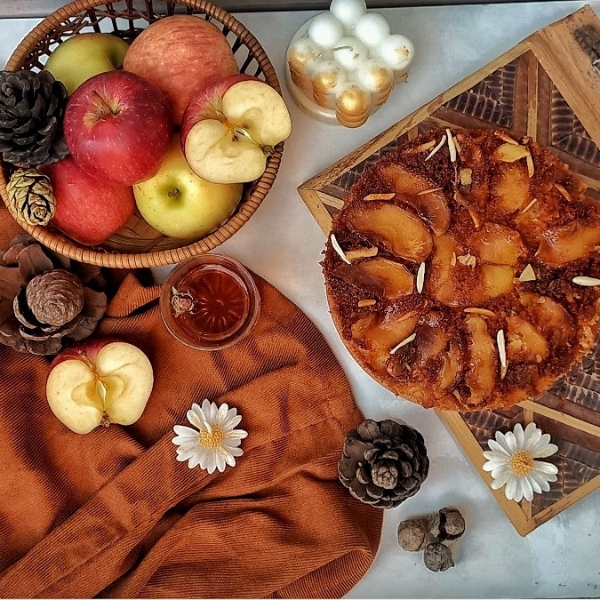 کیک سیب کاراملی