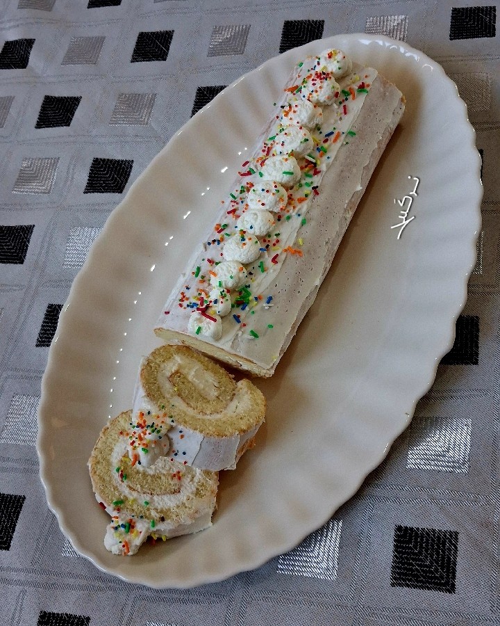 شیرینی رولت خانگی