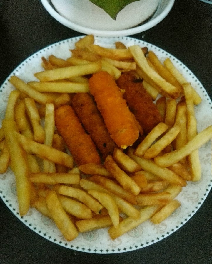 سیب زمینی وکراکت مرغ و پنیر 