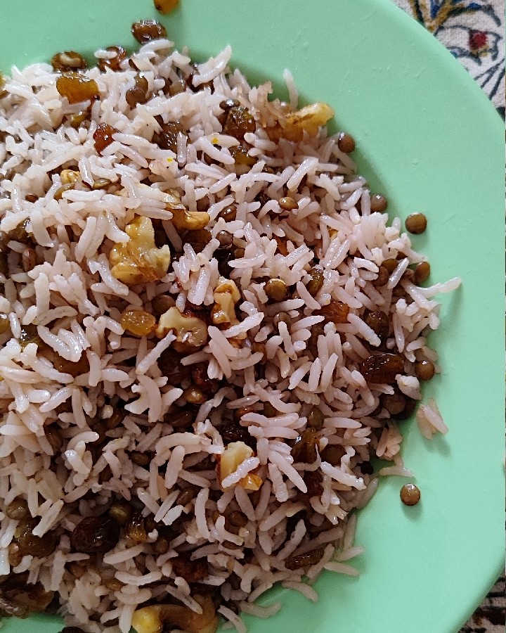 پلو عدس و کشمش 