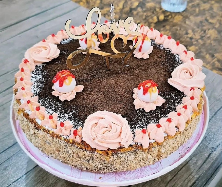 کیک هویج و گردو