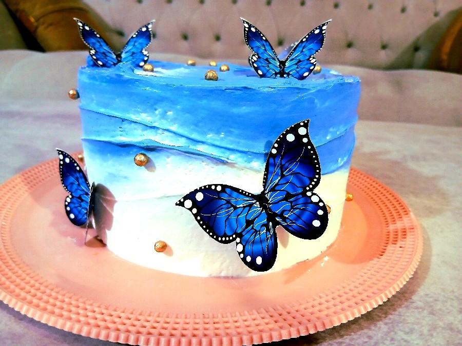 کیک خوشمزه ی من❤️❤️❤️