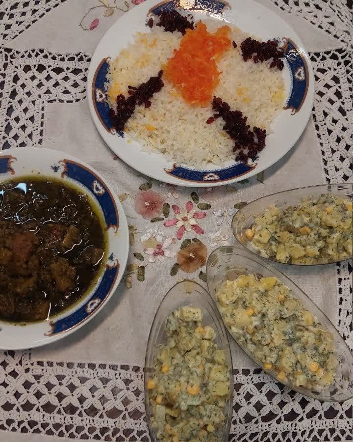 خورش کرفس و سالاد سیب زمینی