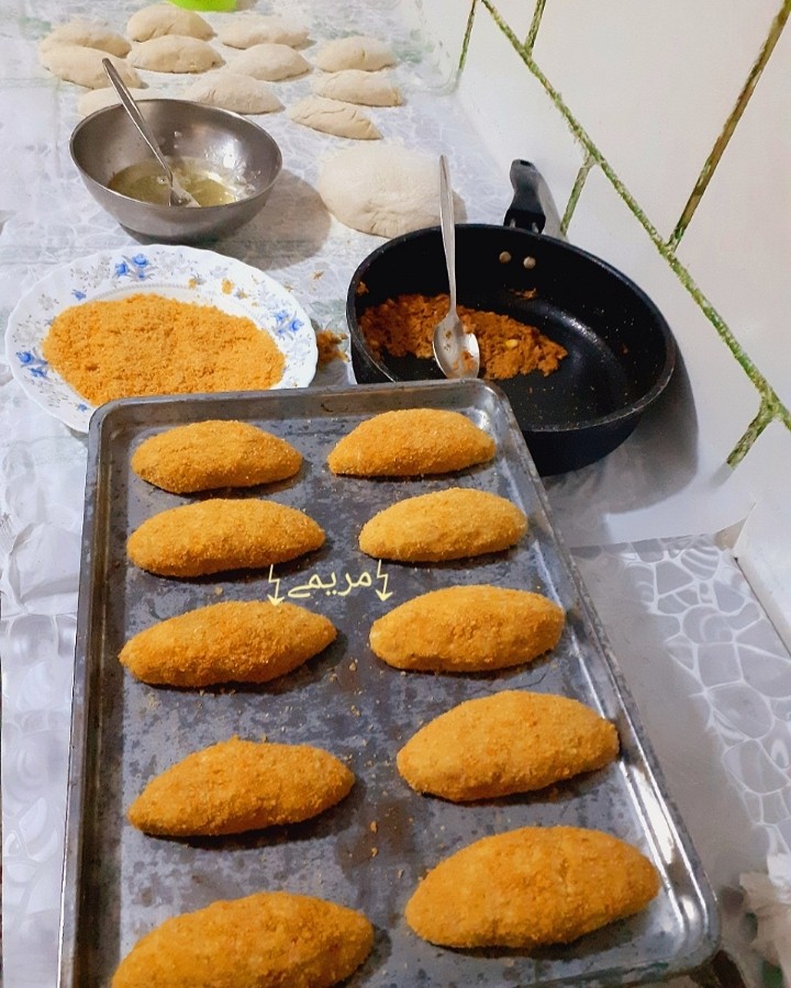 عکس مرحله 1 تهیه توپک پنیری سوخاری