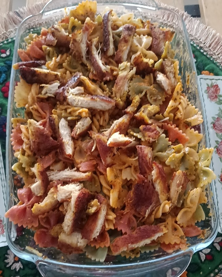گریل چیکن پنه (پاستا مرغ کبابی)