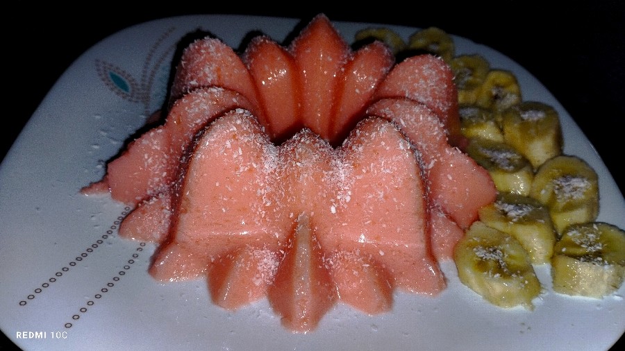 ژله هلو وسالاد انار 