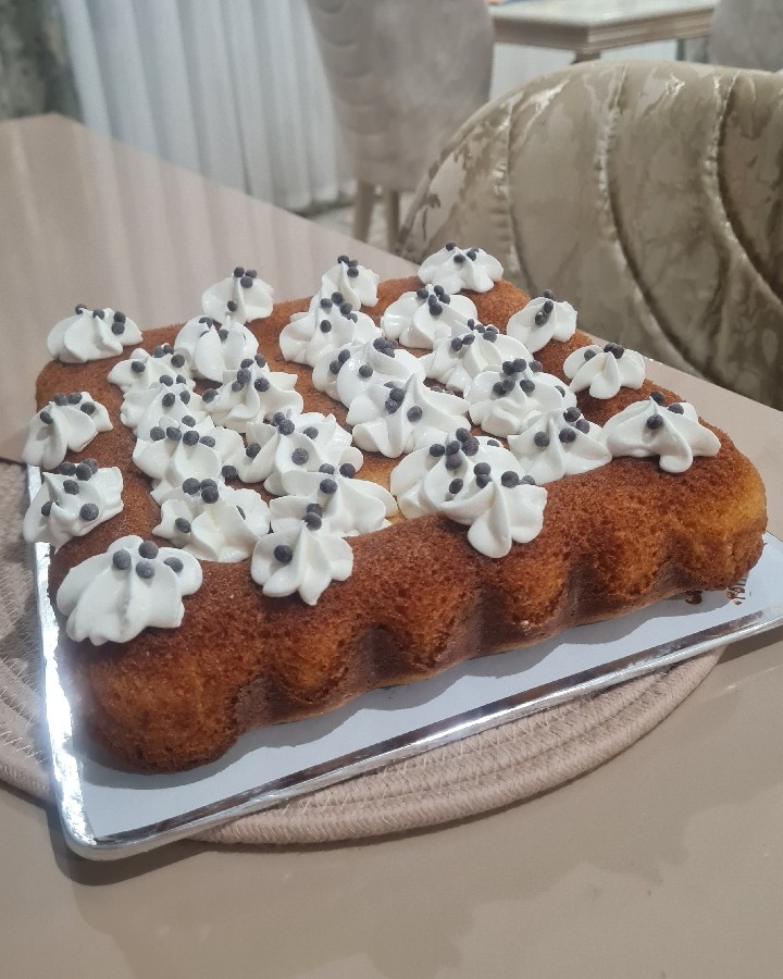 کیک تولد بدون خامه کشی
