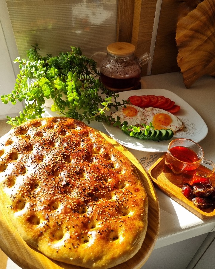 نان صبحانه عسلی