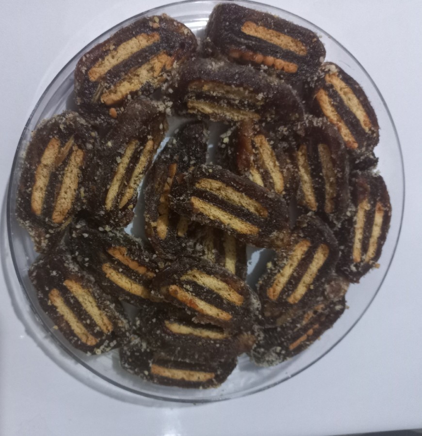 رولت خرما بیسکوییتی