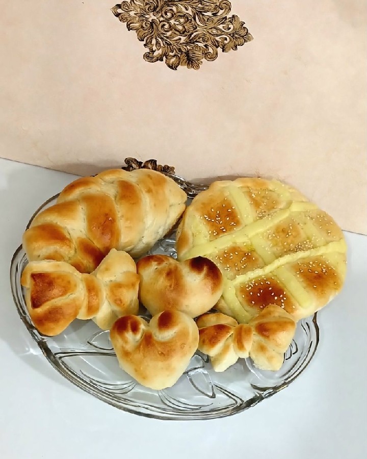 نان شیرمال با تزیین کرمفیل