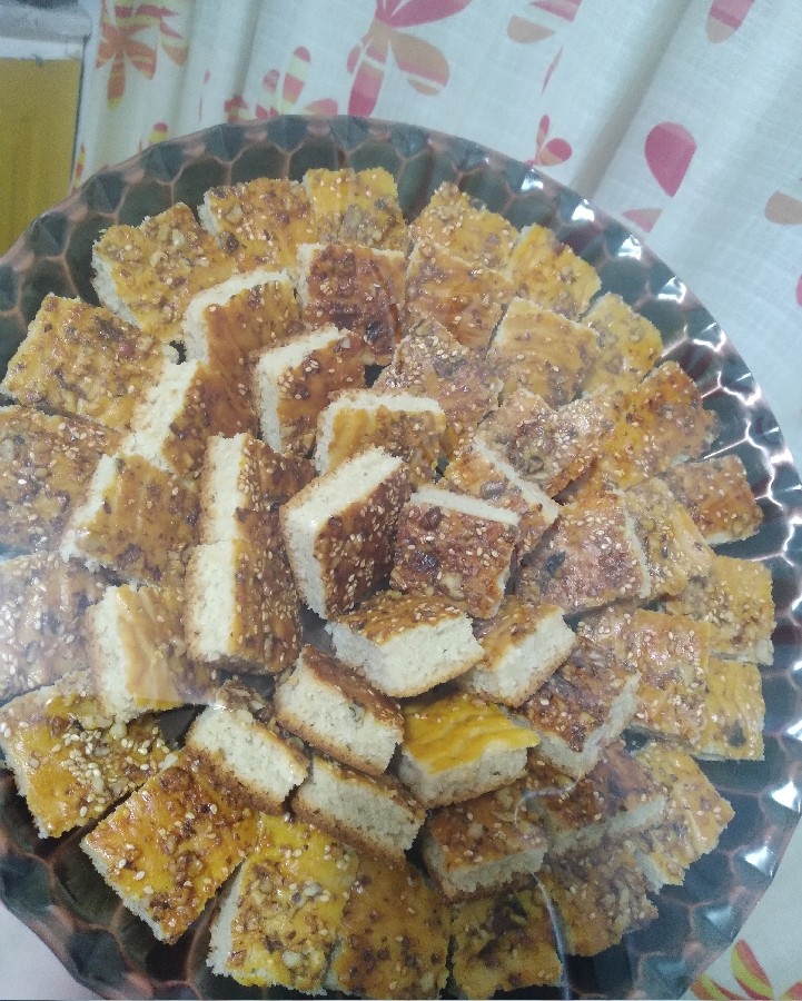 نان قندی
برای مدرسه دخترم بمناسبت شهادت حضرت فاطمه زهرا