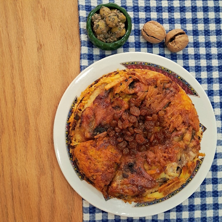 عدس پلو با ته چین بال و سیبزمینی