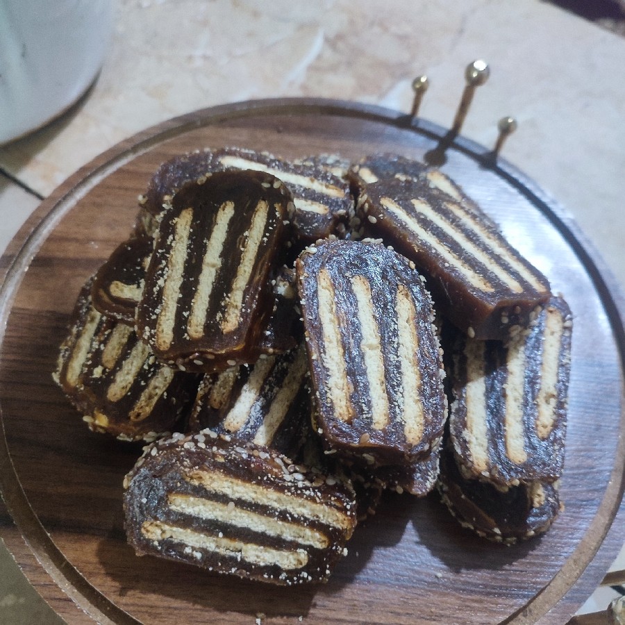 خرما بسکویتی