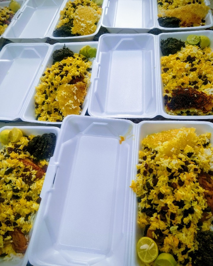 کشمش پلو با مرغ