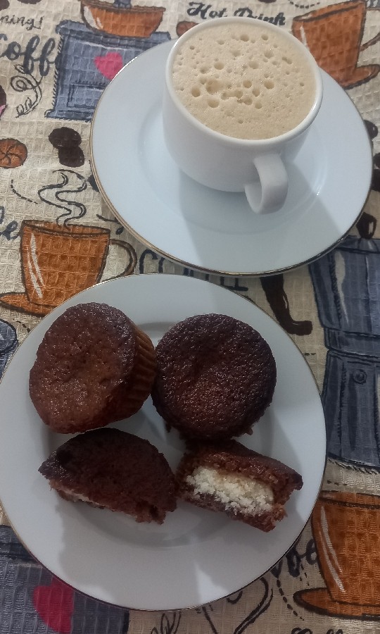 کاپ کیک شکلاتی مغزدار
