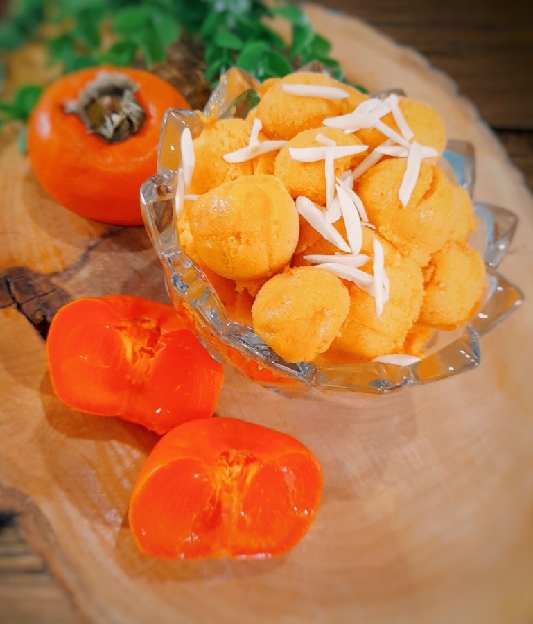 بستنی ایتالیایی خرمالو و موز