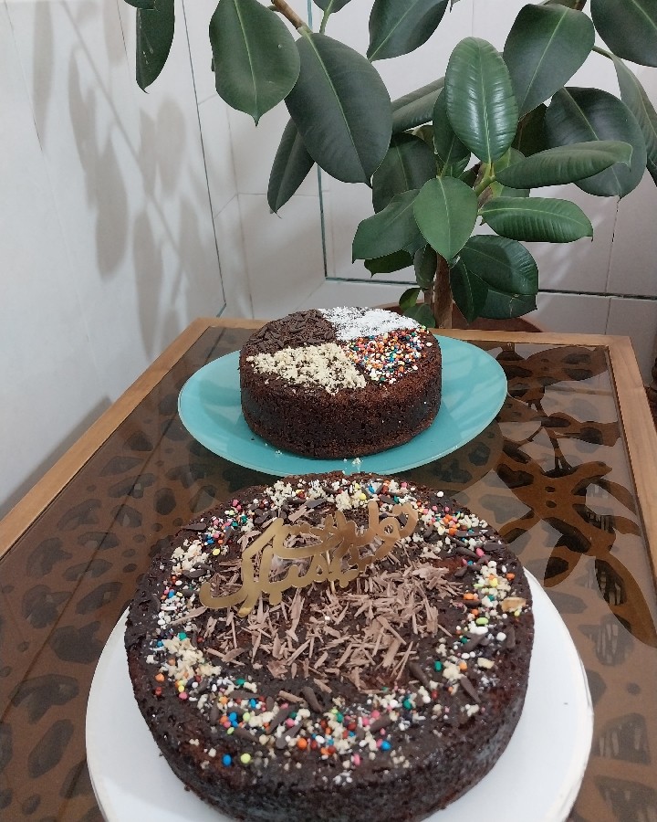 کیک شکلاتی با سس 