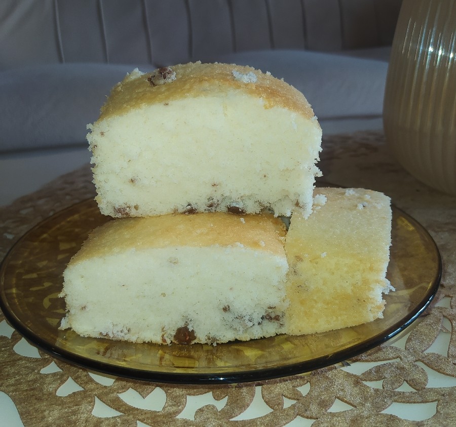 کیک کشمشی و گردو 