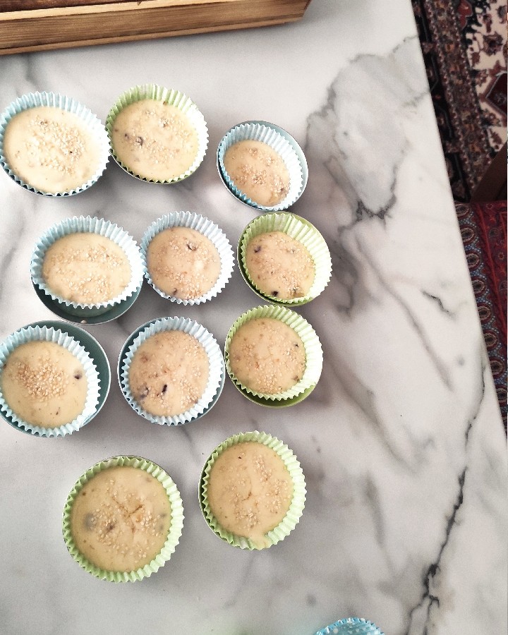 کیک موز و گردو با دستور زینب جون مامان فسقل 