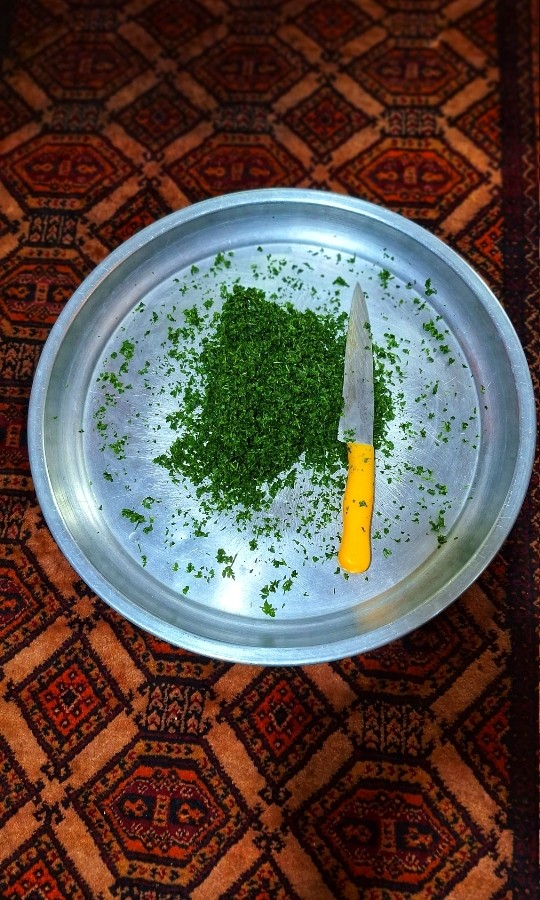 عکس مرحله 1 تهیه خورش انارویج