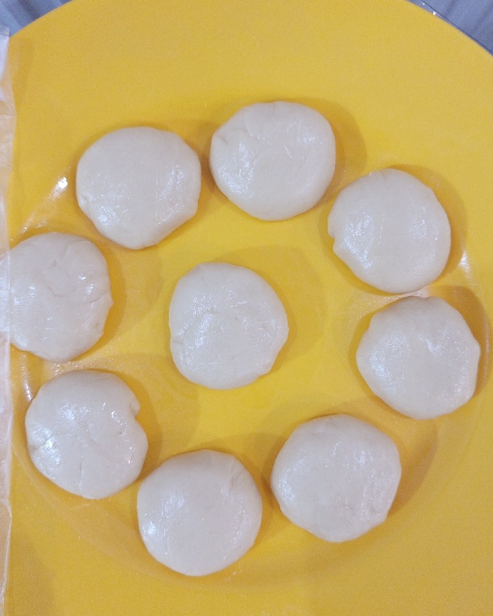 عکس مرحله 3 تهیه کروسان ساده